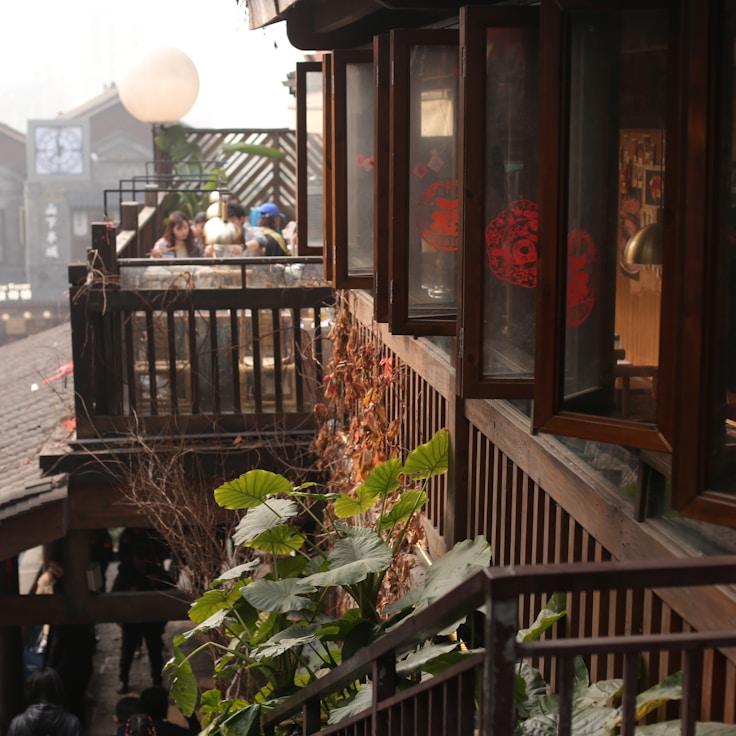 Family terraces and cafés for calm evenings in Springfield